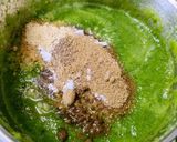 A picture of step 2 of Palak & Cucumber Masala Juice.