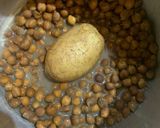 A picture of step 1 of Kala Chana Masala.