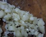 Foto langkah ke 2 dari resep Cuciwis tumis bawang putih super simple.