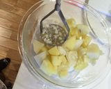 A picture of step 2 of Three colors Imo-mochi (Potato rice cake).