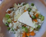 Une image de l'étape 7 de Orzo aux légumes et fromage 🧀.