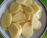 Foto del paso 2 de la receta: Tortilla de patata con cebolla