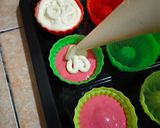 Foto langkah ke 5 dari resep Bolu Kukus Merah Putih.