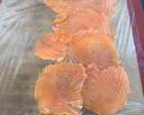 Foto del paso 1 de la receta: Rollitos de salmón ahumado tipo sushi