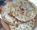 A picture of step 8 of Taandlaache Thaalipeeth (Savoury Rice Flour Flatbread).