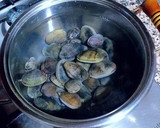 Foto del paso 2 de la receta: Arroz súper caldoso de almejas al azafrán en dos caldos
