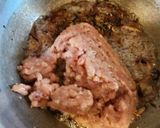 A picture of step 2 of قیمہ گوبھی.