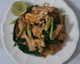 A picture of step 3 of Stir-Fried Rice Noodles with Black Soy Sauce (Pad See Ew).