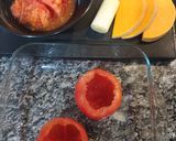 Foto del paso 1 de la receta: Tomates rellenos de calabaza y queso brie