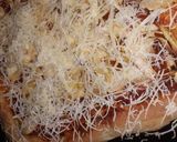 Foto langkah ke 7 dari resep Pizza murah meriah.