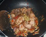 A picture of step 4 of Fried spaghatti.