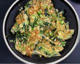Hình bước làm 2 của món Cải hoa hồng chiên trứng 🥚