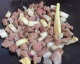 Foto langkah ke 2 dari resep Spicy Gochujang Stew with Meat.