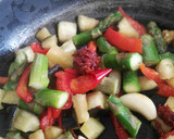 Foto del paso 5 de la receta: Arroz con verduras al horno