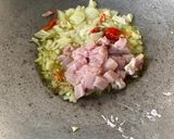 Gambar langkah 1 resipi Makaroni Goreng Tomyam.