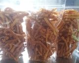 Foto langkah ke 5 dari resep Stik bawang.
