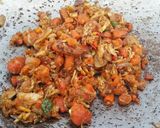Foto langkah ke 3 dari resep Kepiting Suwir Oseng Cabe Rawit.