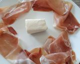 A picture of step 2 of Prosciutto, caprino e funghi salad.