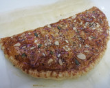 Foto del paso 4 de la receta: Empanada de queso de cabra, dátiles y bacon