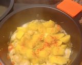 Foto del paso 3 de la receta: Estofado de patatas con calamares