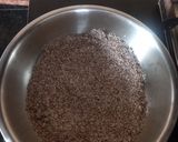A picture of step 1 of Ragi Rava Upma.