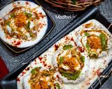 A picture of step 7 of Dahi Bhalla Chaat.