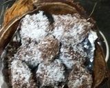 A picture of step 6 of Coconut Dates Chocolate.