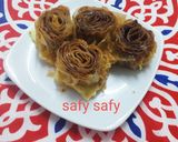 A picture of step 9 of Phyllo Cinnamon Rolls with Caramel Cream.