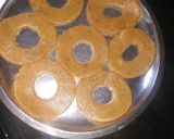 A picture of step 4 of Cake bite and wheat flour rings.