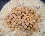 Foto del paso 6 de la receta: Garbanzos al curry con gambones y salmón sobre leche de coco