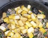Foto langkah ke 4 dari resep Oseng kerang kali/air tawar + tahu kuning.