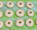 Foto langkah ke 5 dari resep Donat Empuk Tanpa Ulen.