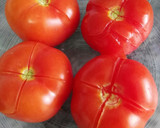 Foto del paso 1 de la receta: Tostas de aguacate, cebolla caramelizada y mermelada de tomate