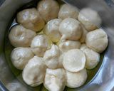 Foto langkah ke 4 dari resep Roti maryam mini coklat.