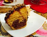 Foto del paso 8 de la receta Bizcocho de dos colores y cubierto de chocolate y almendras caramelizadas