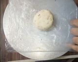 A picture of step 5 of Sooji Veggie mini squares.