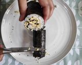 Foto langkah ke 7 dari resep Tamago Sushi.
