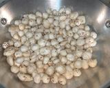 मीठा मखाना (meetha makhana recipe in Hindi) रेसिपी चरण 3 फोटो