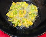 A picture of step 5 of Spring onion pakodi.