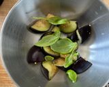 A picture of step 4 of 🍆 Aubergine and basil marinated with olive oil salad.