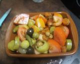 Foto del paso 4 de la receta: Ensalada dos tomates con naranja y encurtidos