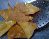 A picture of step 6 of Mexican tomato Salsa with Nachos.