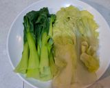 Foto langkah ke 3 dari resep Sayur siram tumis daging cincang.