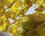Foto langkah ke 3 dari resep Telur Dadar Chili Padi Kids Friendly.