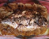 Foto del paso 5 de la receta: Pescado al horno con patatas y cebolla 🐟 🥔 🧅