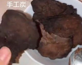 地郁廚房：餅持一顆樂觀ㄉ心 手工製作你家中秋烤肉用炭的食譜步驟5照片