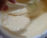 Foto langkah ke 3 dari resep Bolu Hongkong Keju Almond.