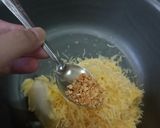 Foto langkah ke 3 dari resep Garlic cheese cookies.