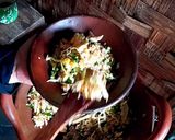 Foto langkah ke 6 dari resep Nasi Goreng Ikan Teri Asin.
