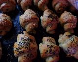 Medvehagymás kiflik szarvasgomba krémmel töltve recept fázis 3 fotója